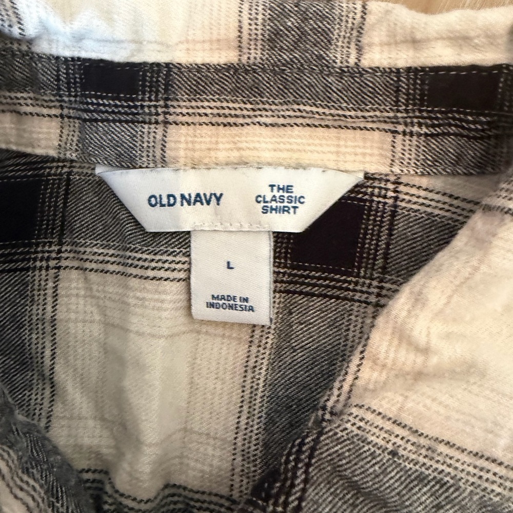 Old Navy Size L Long-Sleeve Plaid Flannel Shirt - Picture 10 of 14